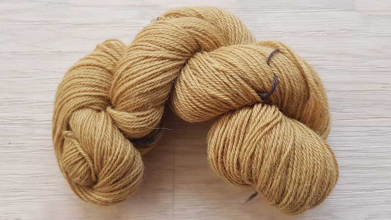 Yarn dyed with alder cones